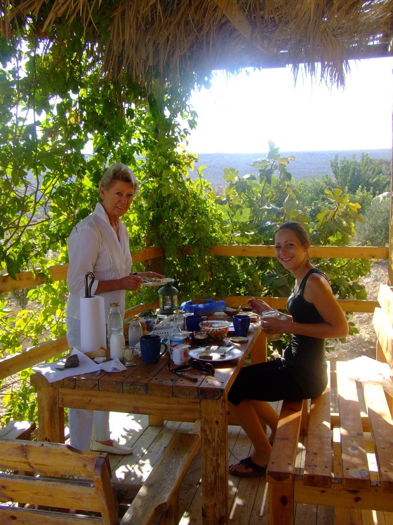 A wonderful breakfast at  Un  Carmey avdat with Vony and Clotilde 2009